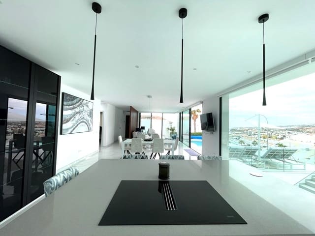 3 sovrum Villa till salu i San Eugenio Alto, Adeje med pool garage - 1 795 000 € (Ref: 9748265)