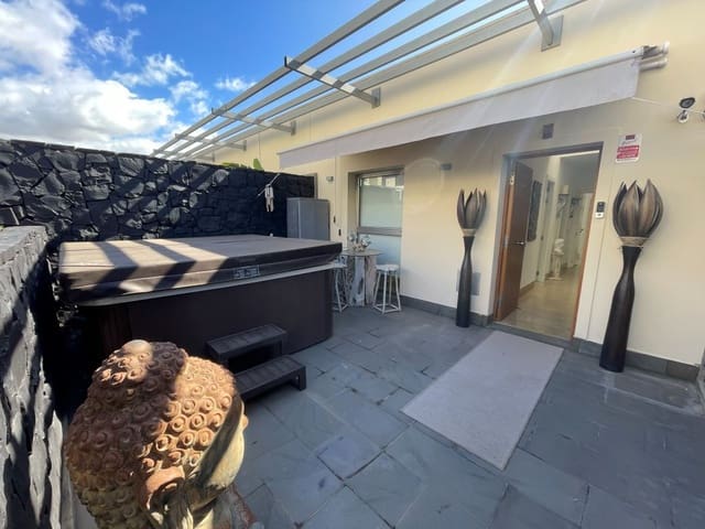 2 soveværelse Rækkehus til salg i San Miguel de Abona med swimmingpool - € 559.000 (Ref: 9769052)