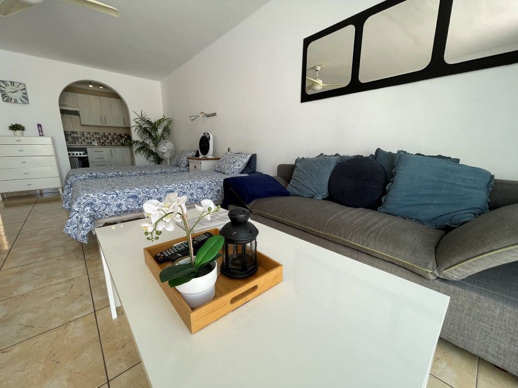 Apartamento en Adeje en venta con piscina - 279.000 € (Ref: 9814663)