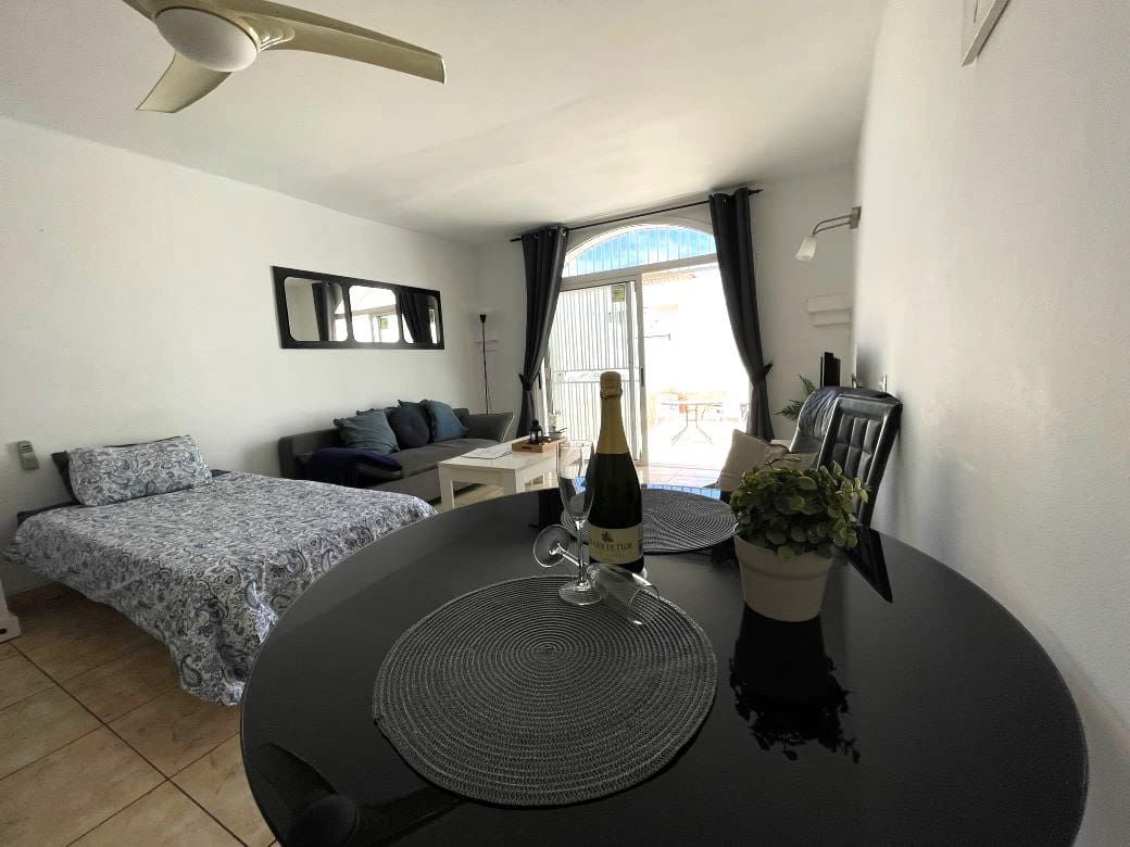 Apartamento en Adeje en venta con piscina - 279.000 € (Ref: 9814663)