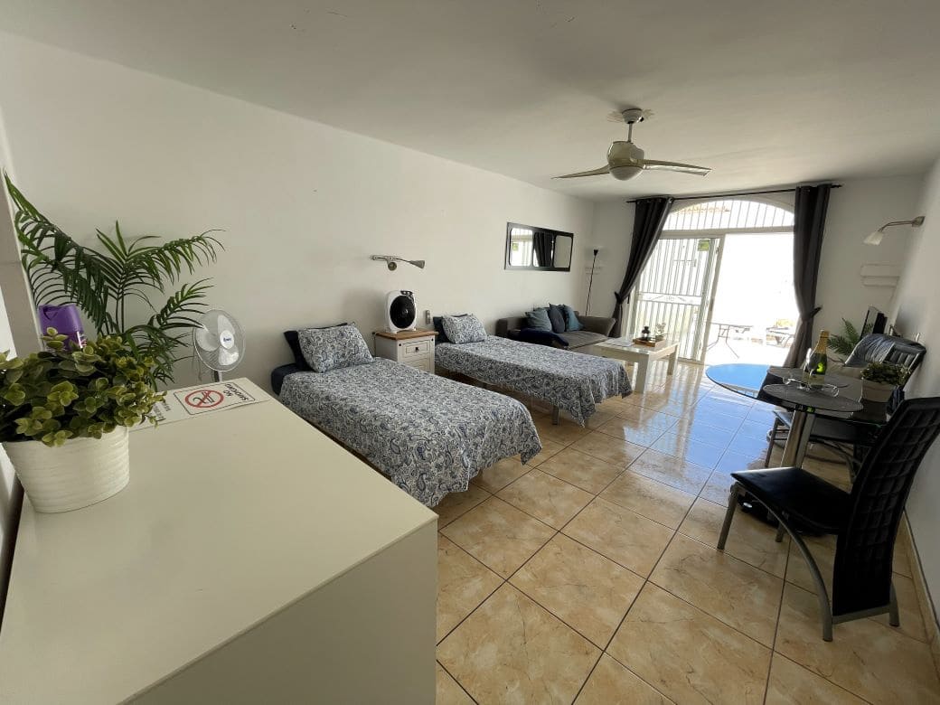 Apartamento en Adeje en venta con piscina - 279.000 € (Ref: 9814663)