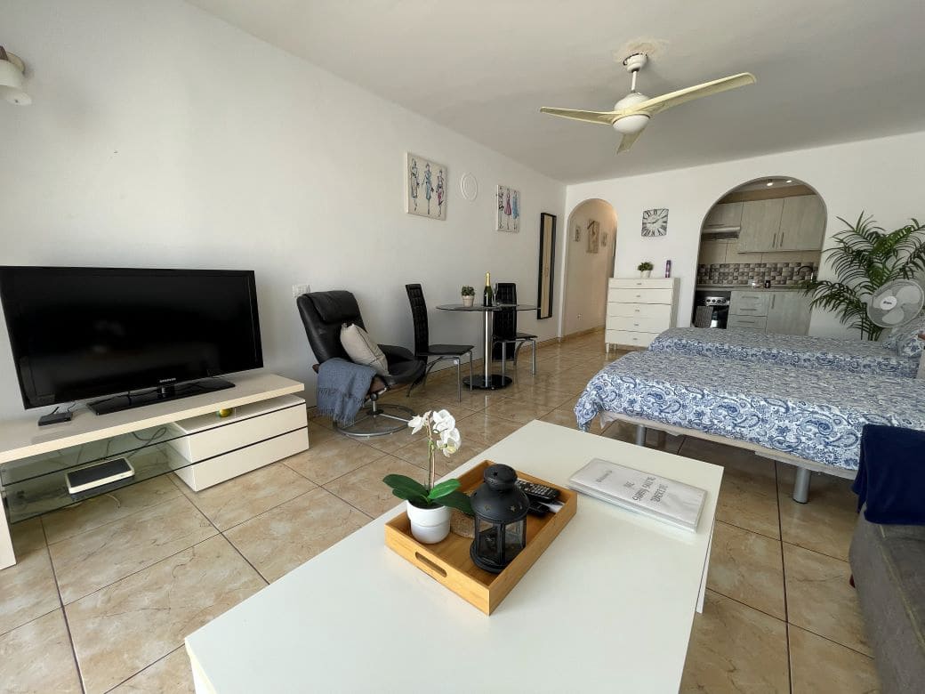 Apartamento en Adeje en venta con piscina - 279.000 € (Ref: 9814663)