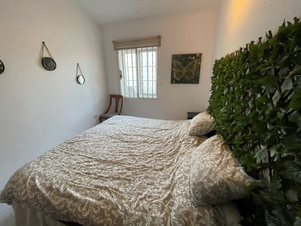 3 soveværelse Bungalow til salg i San Miguel de Abona med swimmingpool - € 295.000 (Ref: 9865879)