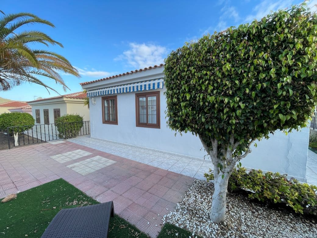3 soveværelse Bungalow til salg i San Miguel de Abona med swimmingpool - € 295.000 (Ref: 9865879)