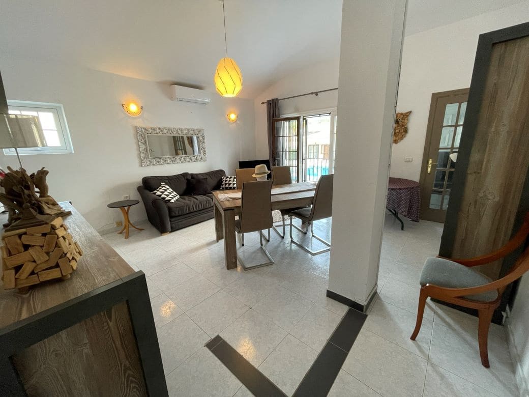 3 soveværelse Bungalow til salg i San Miguel de Abona med swimmingpool - € 295.000 (Ref: 9865879)