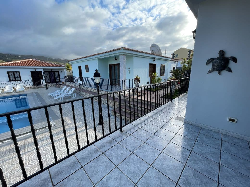 3 soveværelse Bungalow til salg i San Miguel de Abona med swimmingpool - € 295.000 (Ref: 9865879)