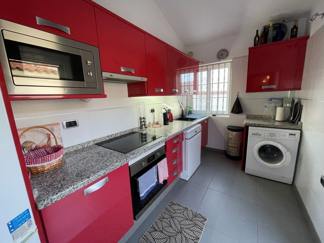 3 soveværelse Bungalow til salg i San Miguel de Abona med swimmingpool - € 295.000 (Ref: 9865879)