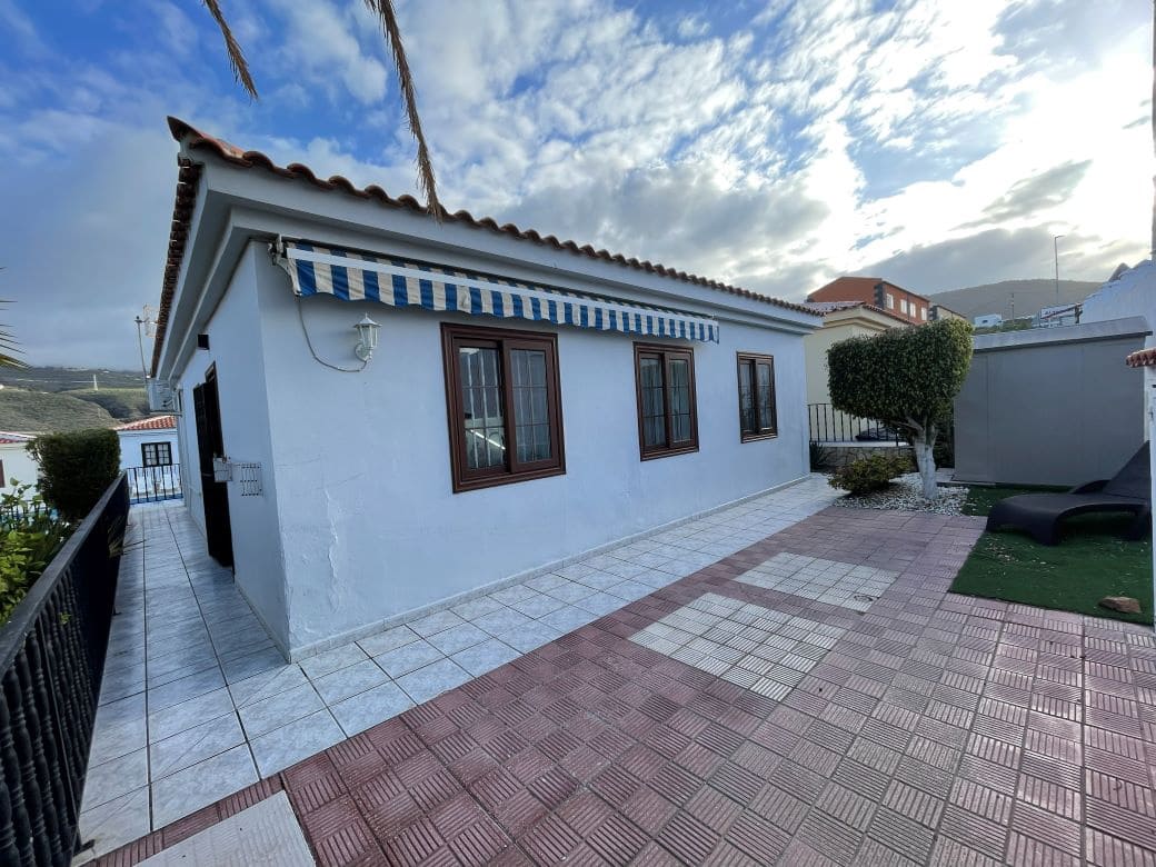 3 soveværelse Bungalow til salg i San Miguel de Abona med swimmingpool - € 295.000 (Ref: 9865879)