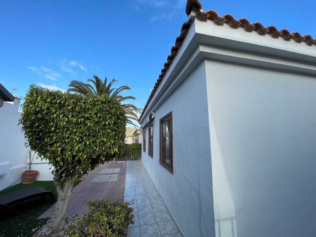 3 soveværelse Bungalow til salg i San Miguel de Abona med swimmingpool - € 295.000 (Ref: 9865879)