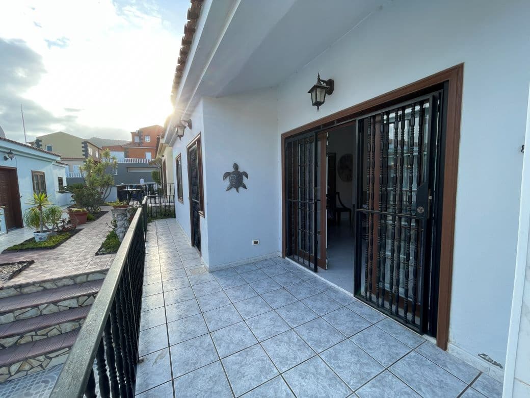 3 soveværelse Bungalow til salg i San Miguel de Abona med swimmingpool - € 295.000 (Ref: 9865879)