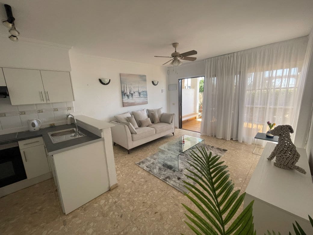 1 bedroom Apartment for sale in San Miguel de Abona with pool - € 210,000 (Ref: 9885208)