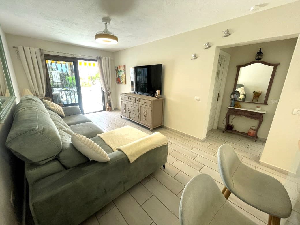 Apartamento de 1 habitación en San Miguel de Abona en venta con piscina - 225.000 € (Ref: 9914763)
