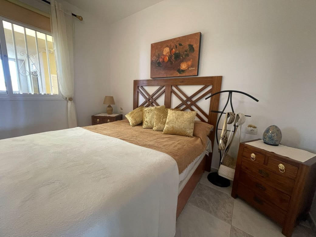 1 bedroom Apartment for sale in San Miguel de Abona with pool - € 250,000 (Ref: 9956297)