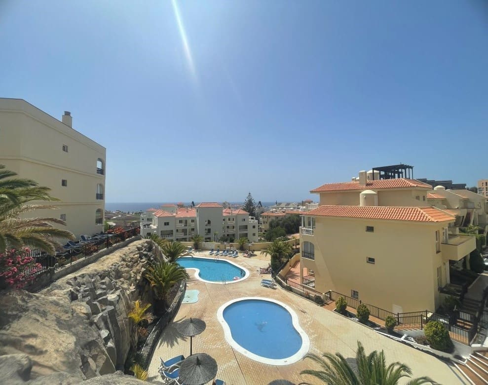1 bedroom Apartment for sale in San Miguel de Abona with pool - € 250,000 (Ref: 9956297)