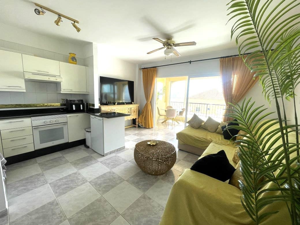 1 bedroom Apartment for sale in San Miguel de Abona with pool - € 250,000 (Ref: 9956297)