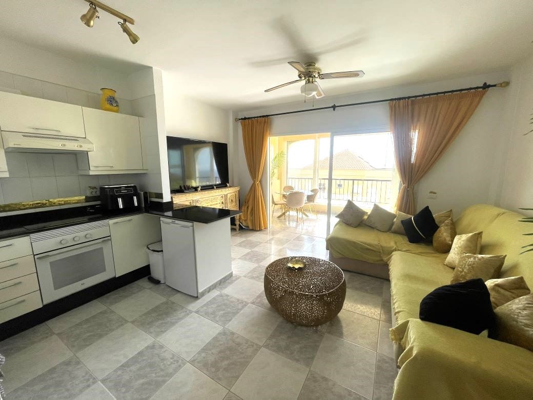 1 bedroom Apartment for sale in San Miguel de Abona with pool - € 250,000 (Ref: 9956297)