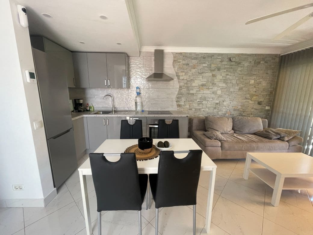 1 soveværelse Lejlighed til salg i San Miguel de Abona med swimmingpool - € 240.000 (Ref: 9961158)
