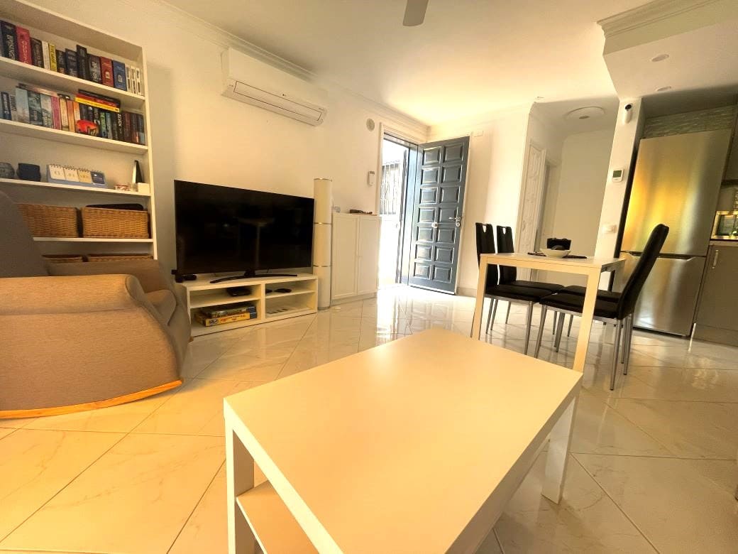 1 soveværelse Lejlighed til salg i San Miguel de Abona med swimmingpool - € 240.000 (Ref: 9961158)