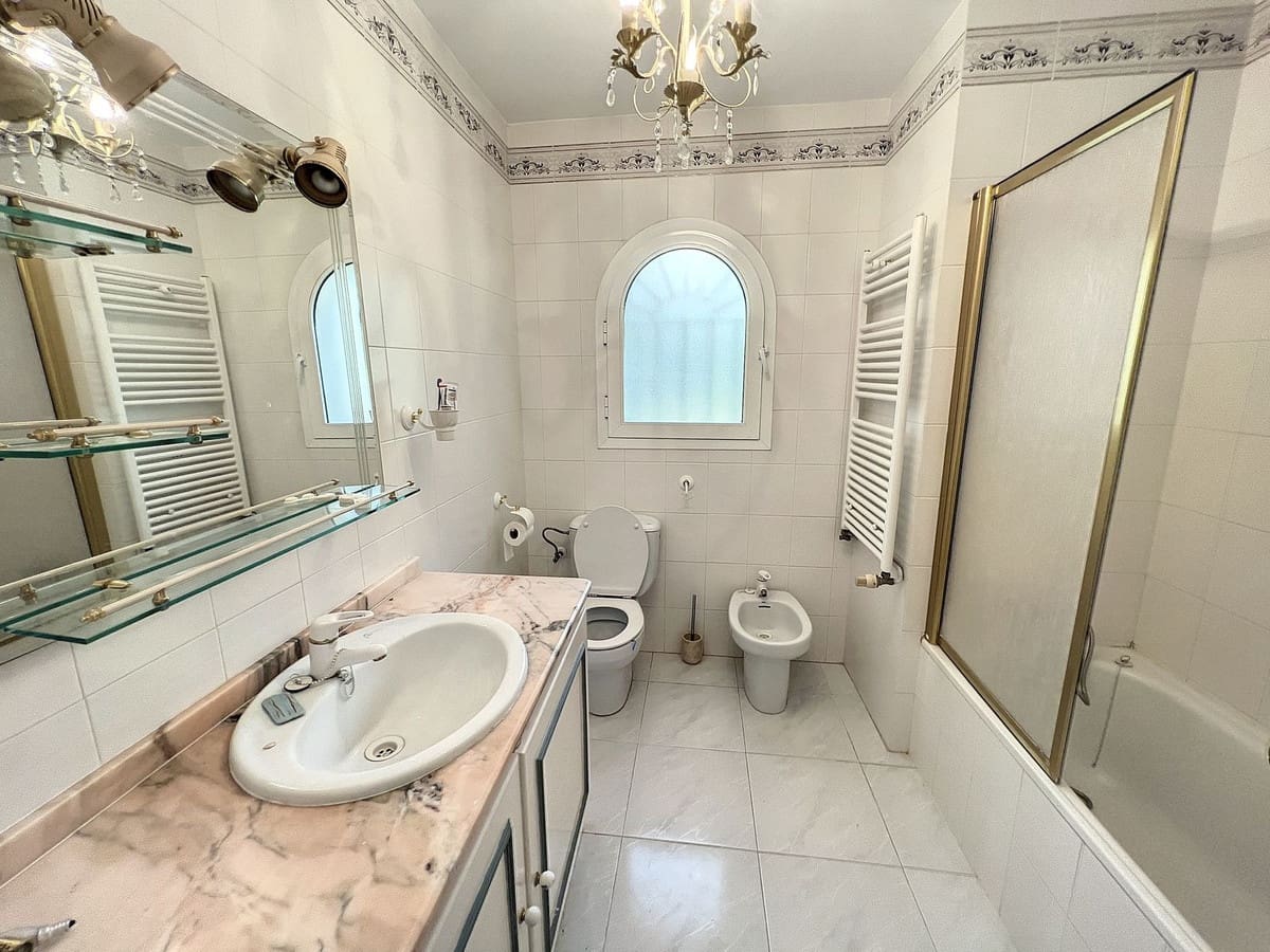 5 bedroom Villa for sale in Mijas with pool garage - € 1,000,000 (Ref: 7766884)