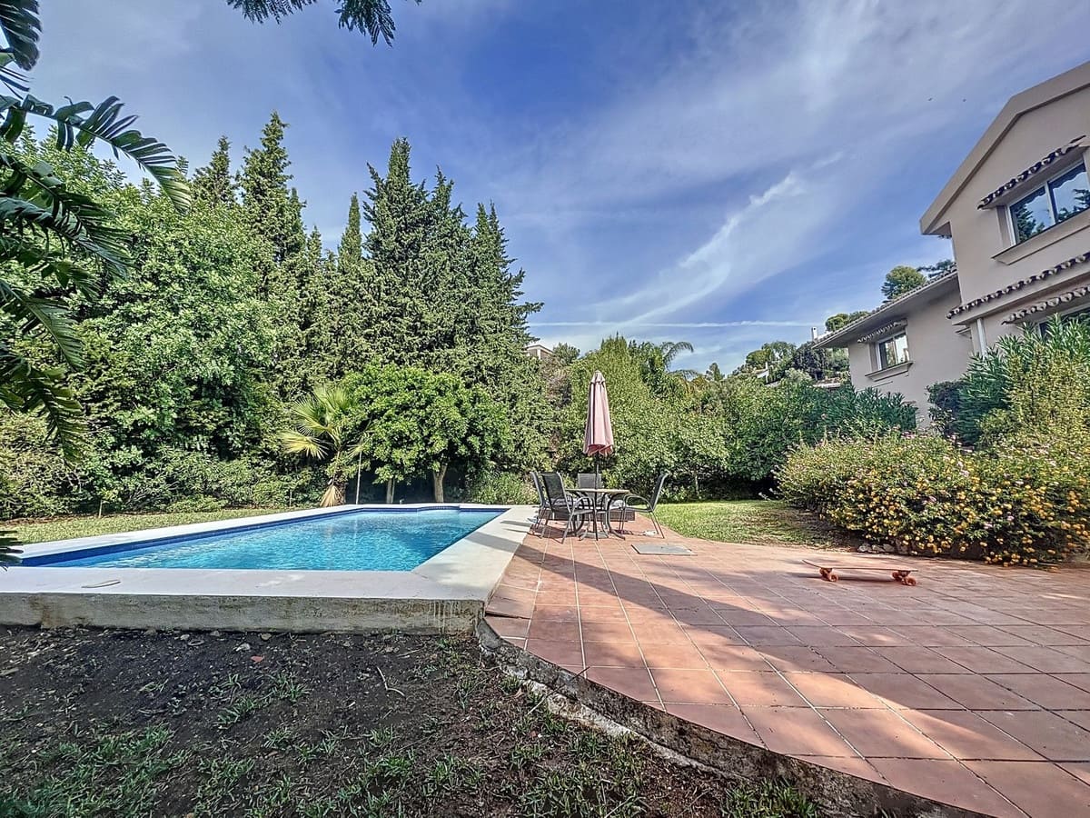 5 bedroom Villa for sale in Mijas with pool garage - € 1,000,000 (Ref: 7766884)