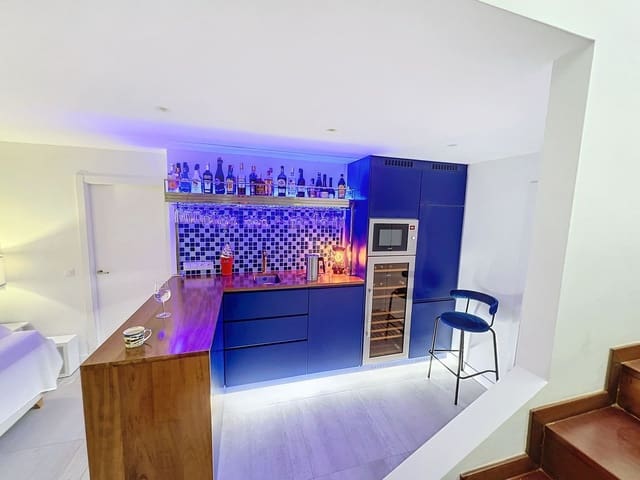 3 soveværelse Semi-Rækkehus til salg i Benalmádena med swimmingpool garage - € 1.200.000 (Ref: 8197950)