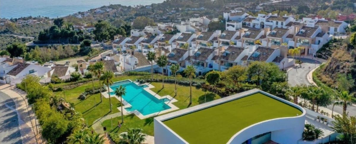 3 soveværelse Semi-Rækkehus til salg i Benalmadena med swimmingpool garage - € 1.200.000 (Ref: 8197950)