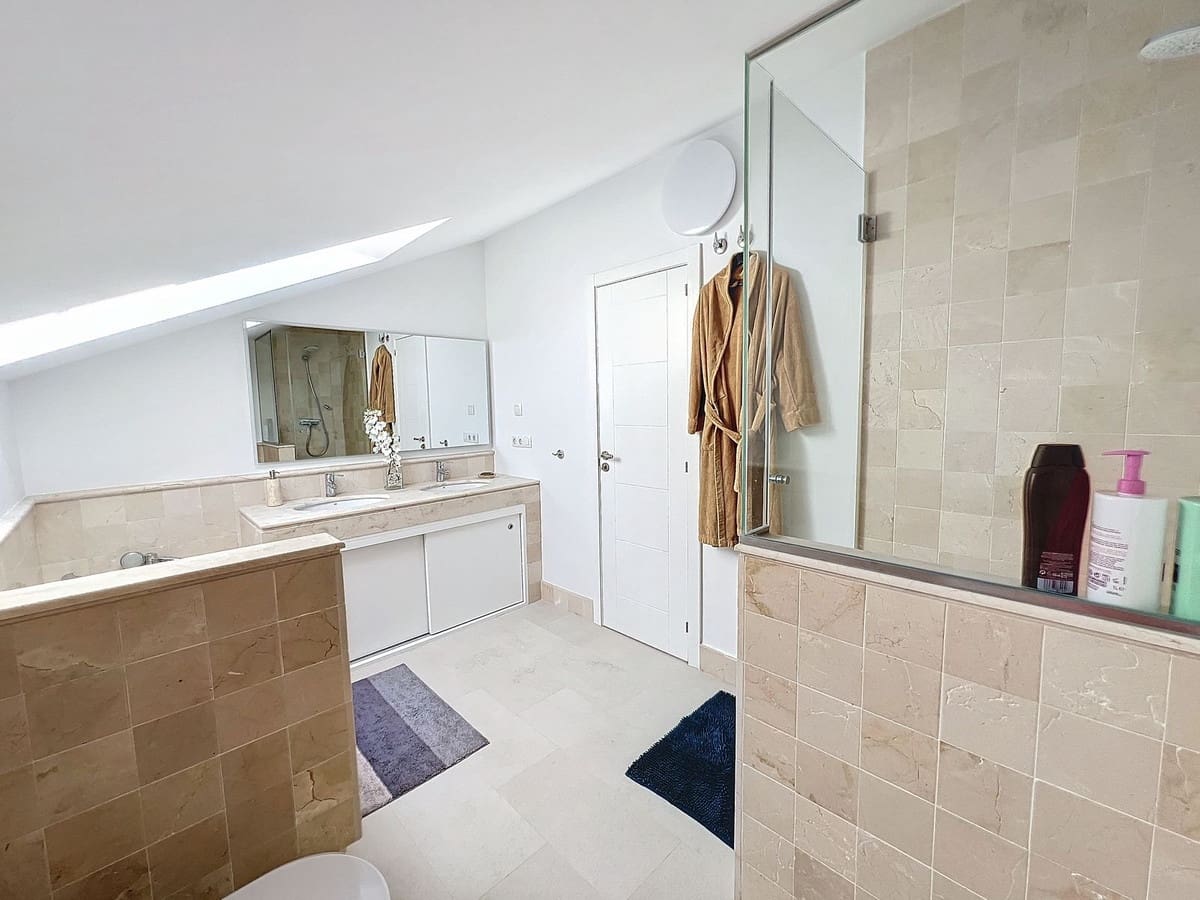 3 soveværelse Semi-Rækkehus til salg i Benalmadena med swimmingpool garage - € 1.200.000 (Ref: 8197950)