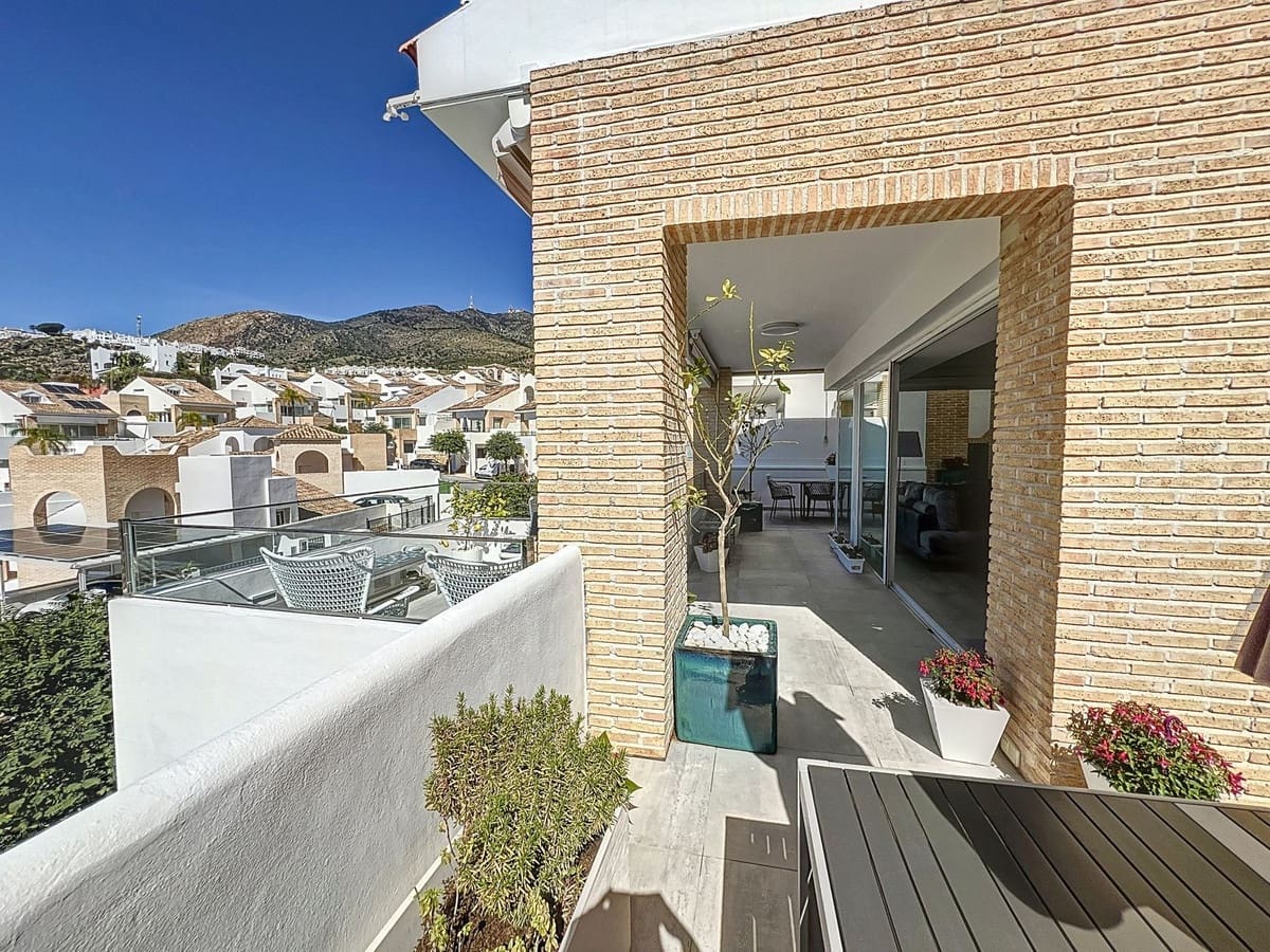 3 soveværelse Semi-Rækkehus til salg i Benalmadena med swimmingpool garage - € 1.200.000 (Ref: 8197950)