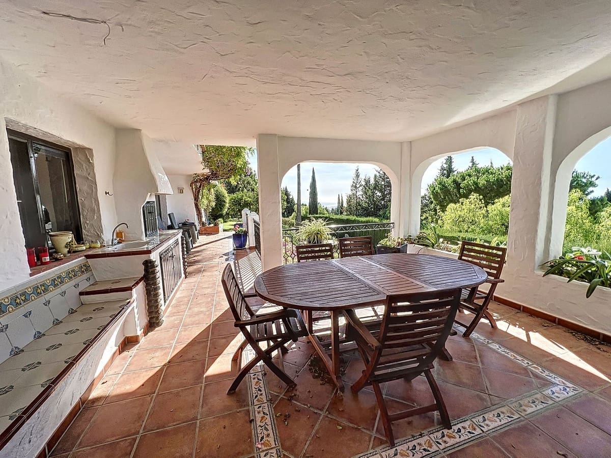 Chalet de 4 habitaciones en Mijas en venta con piscina garaje - 1.475.000 € (Ref: 8878666)