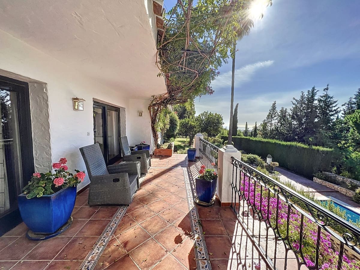 Chalet de 4 habitaciones en Mijas en venta con piscina garaje - 1.475.000 € (Ref: 8878666)