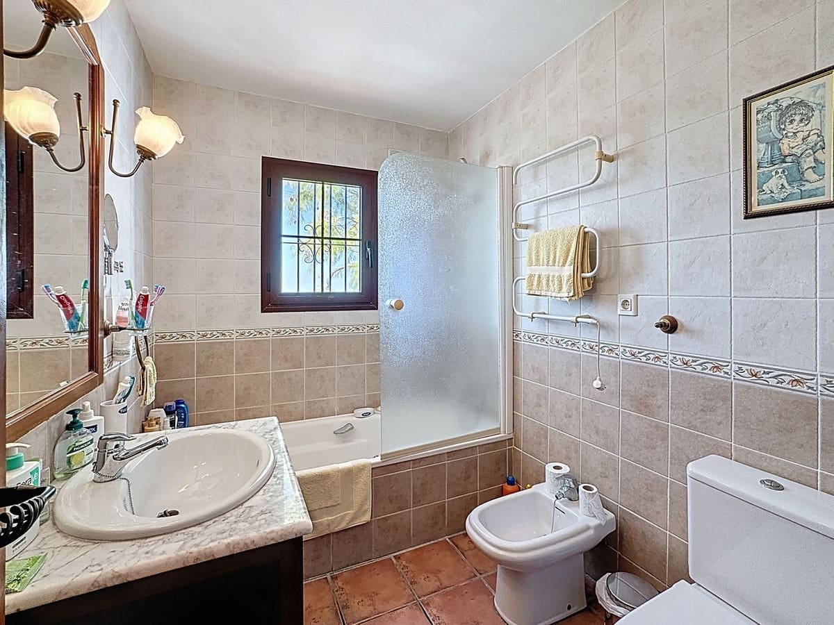 3 sovrum Semi-fristående Villa till salu i Mijas med pool garage - 475 000 € (Ref: 9298842)