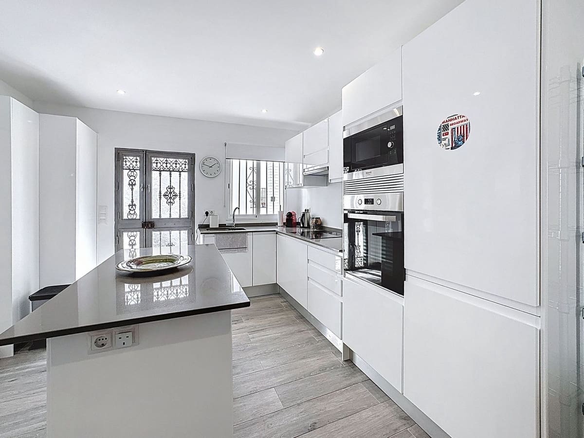 Casa de 2 habitaciones en Mijas en venta - 299.000 € (Ref: 9325587)