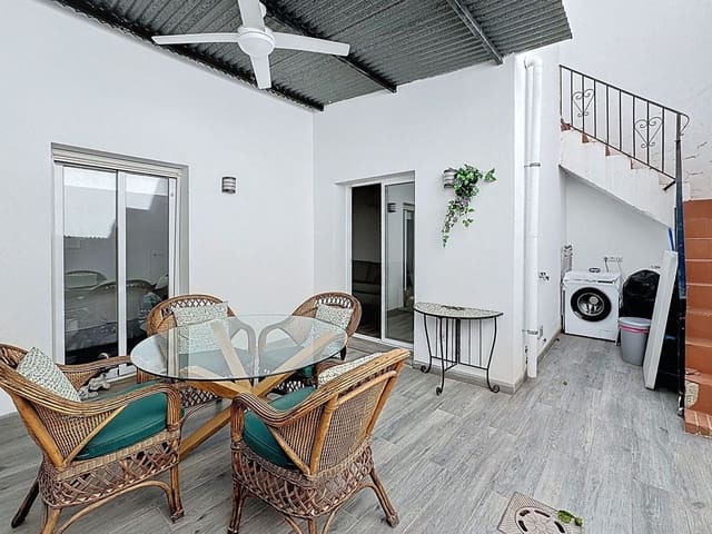Casa de 2 habitaciones en Mijas en venta - 299.000 € (Ref: 9325587)
