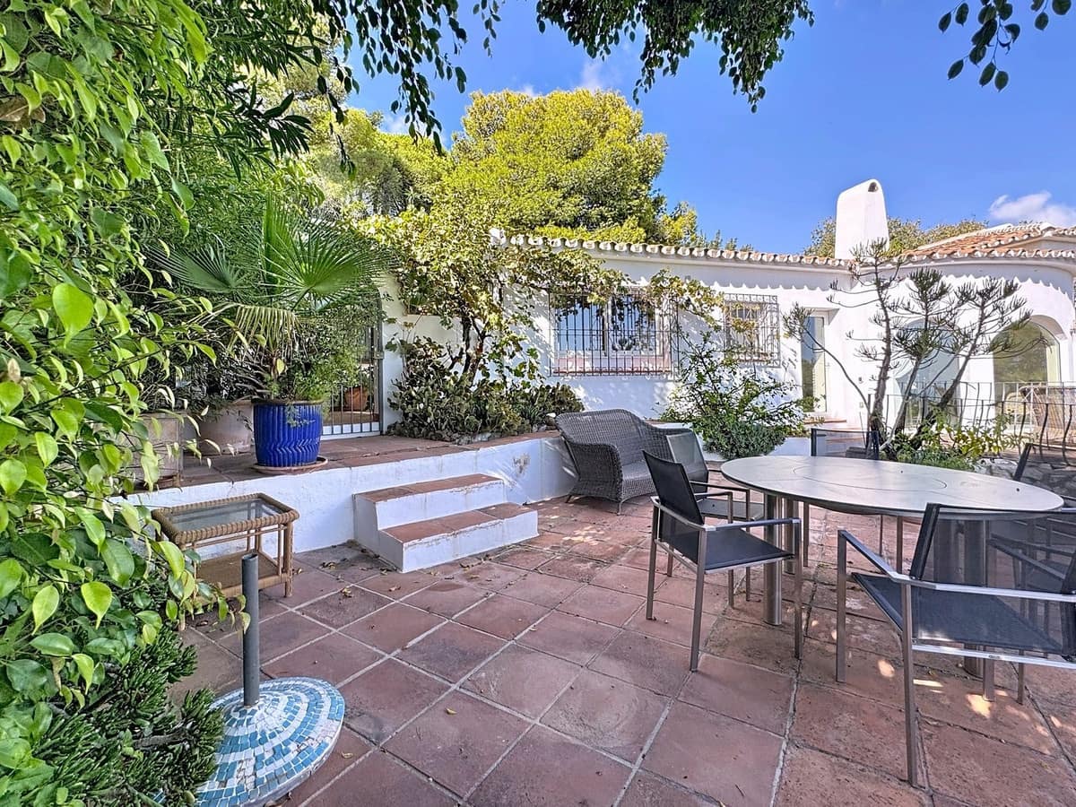 4 bedroom Villa for sale in Mijas with pool garage - € 975,000 (Ref: 9327005)
