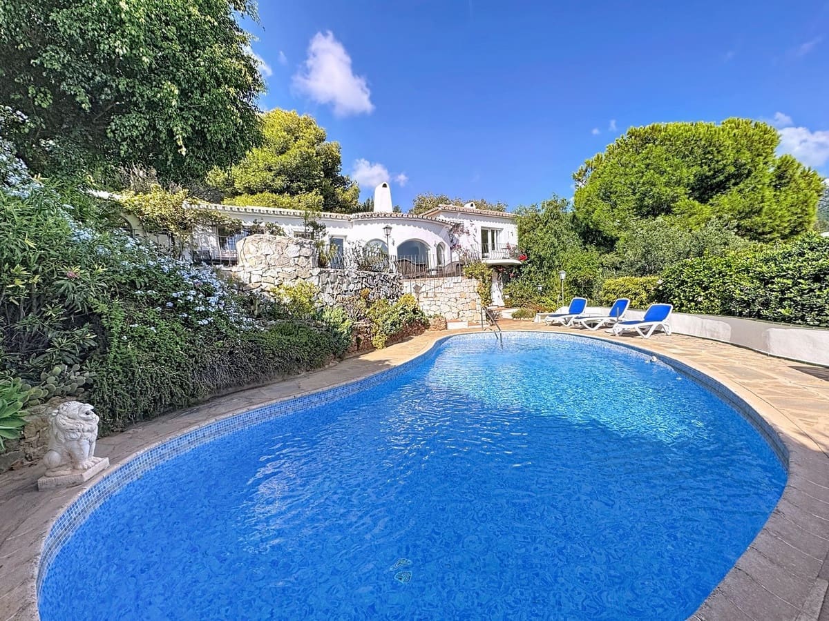 4 bedroom Villa for sale in Mijas with pool garage - € 975,000 (Ref: 9327005)
