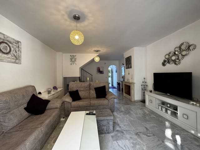 Casa de 3 habitaciones en Mijas en venta con piscina - 355.000 € (Ref: 9331423)