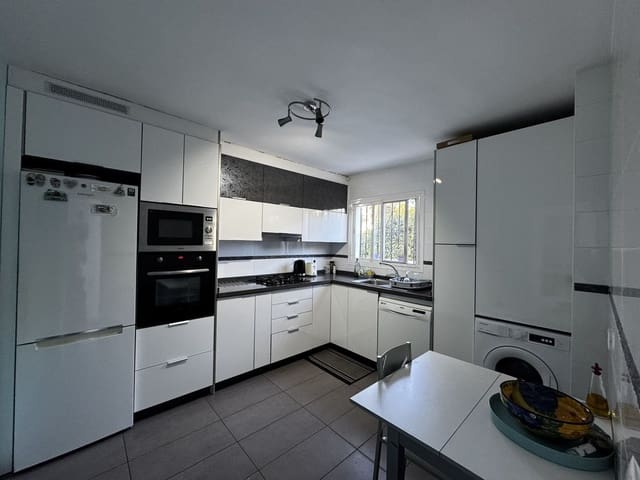 Casa de 3 habitaciones en Mijas en venta con piscina - 355.000 € (Ref: 9331423)