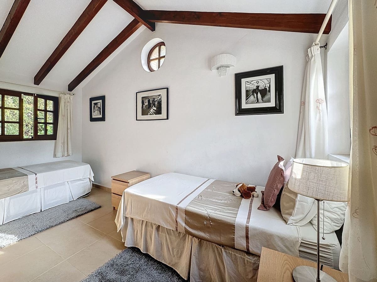 3 bedroom Villa for sale in Mijas with pool garage - € 925,000 (Ref: 9598159)