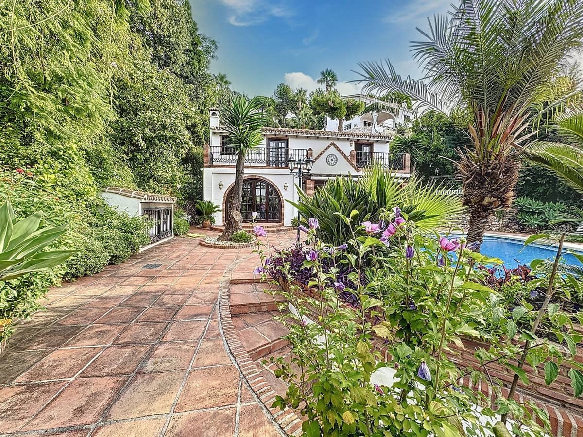 3 bedroom Villa for sale in Mijas with pool garage - € 925,000 (Ref: 9598159)