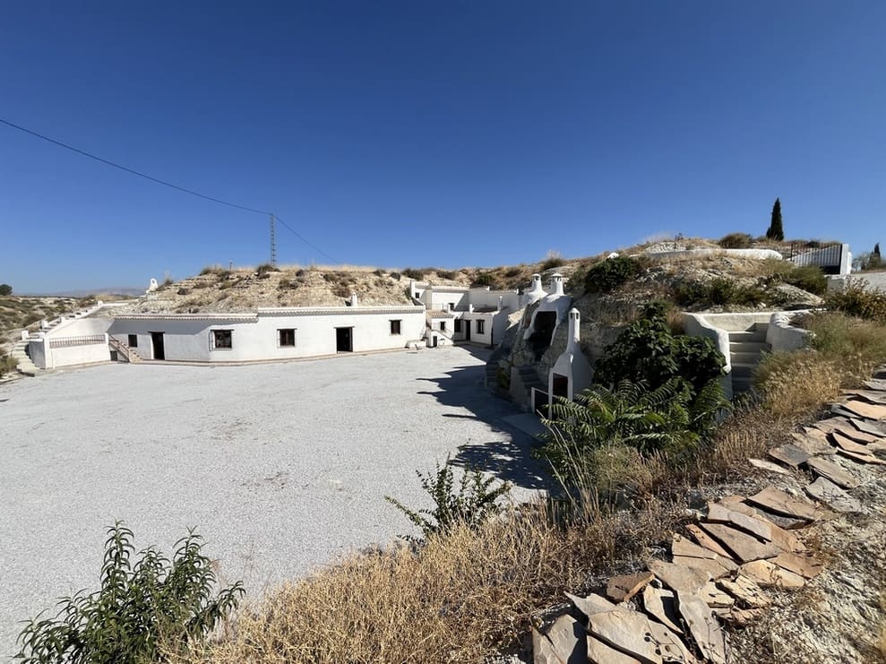 6 sovrum Grotthus till salu i Castillejar med garage - 255 000 € (Ref: 10014111)
