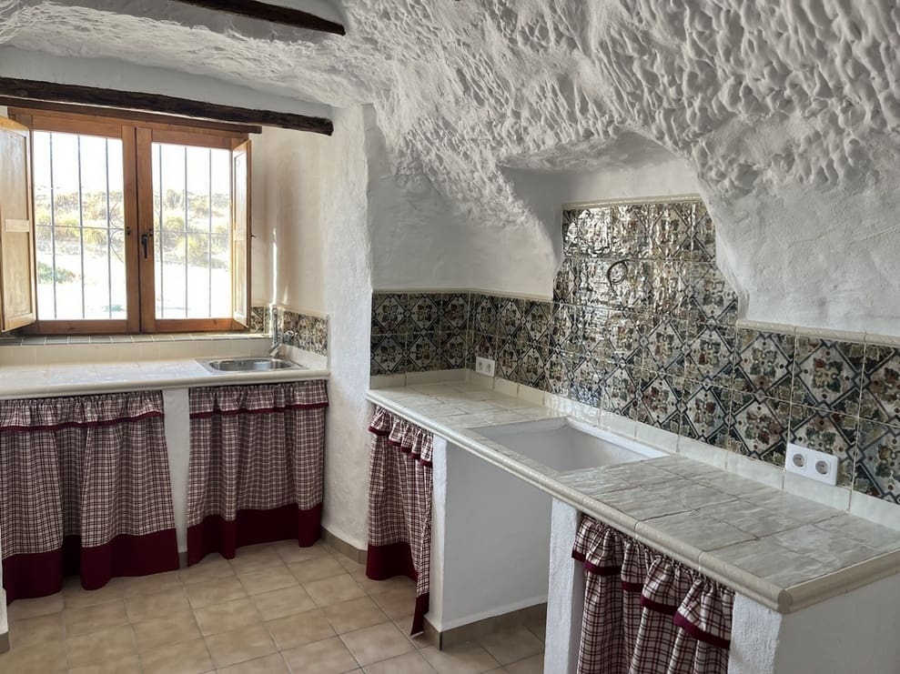 6 sovrum Grotthus till salu i Castillejar med garage - 255 000 € (Ref: 10014111)