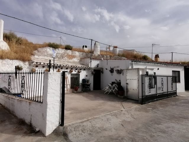 4 slaapkamer Grotwoning te koop in Benamaurel met garage - € 75.000 (Ref: 10014112)