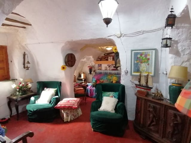 4 slaapkamer Grotwoning te koop in Benamaurel met garage - € 75.000 (Ref: 10014112)