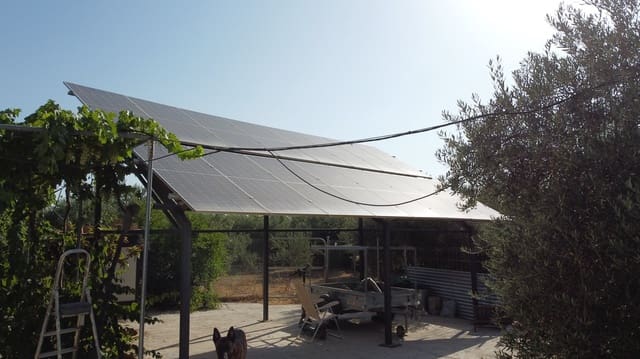 3 chambre Finca/Maison de Campagne à vendre à Baza avec garage - 145 000 € (Ref: 10035801)