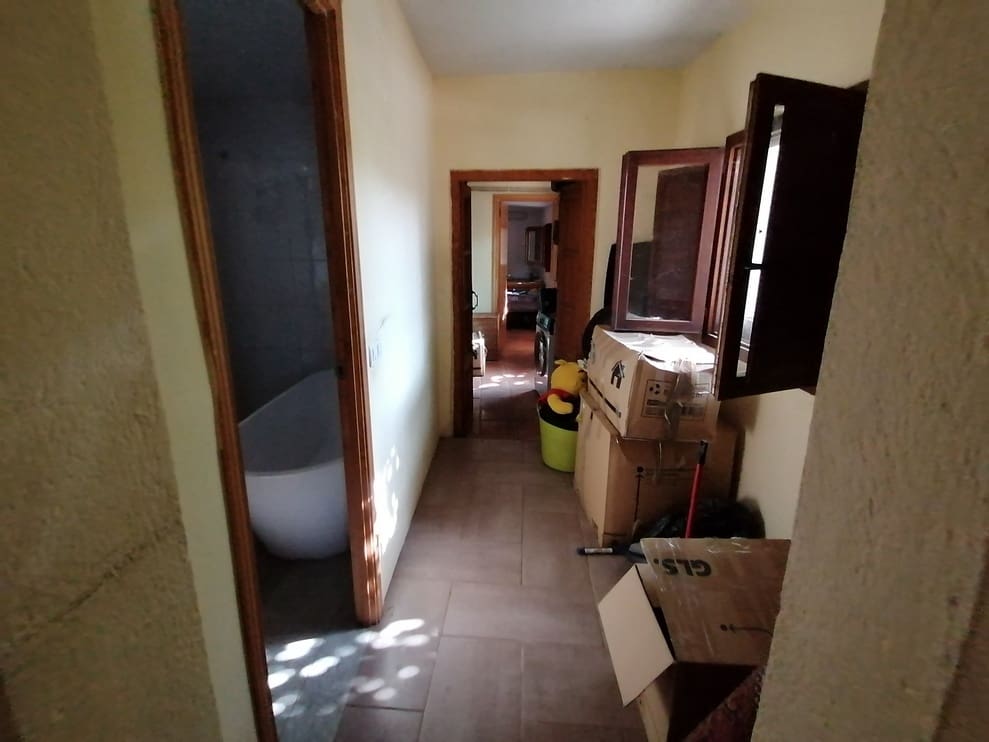 3 bedroom Finca/Country House for sale in Baza with garage - € 145,000 (Ref: 10035801)