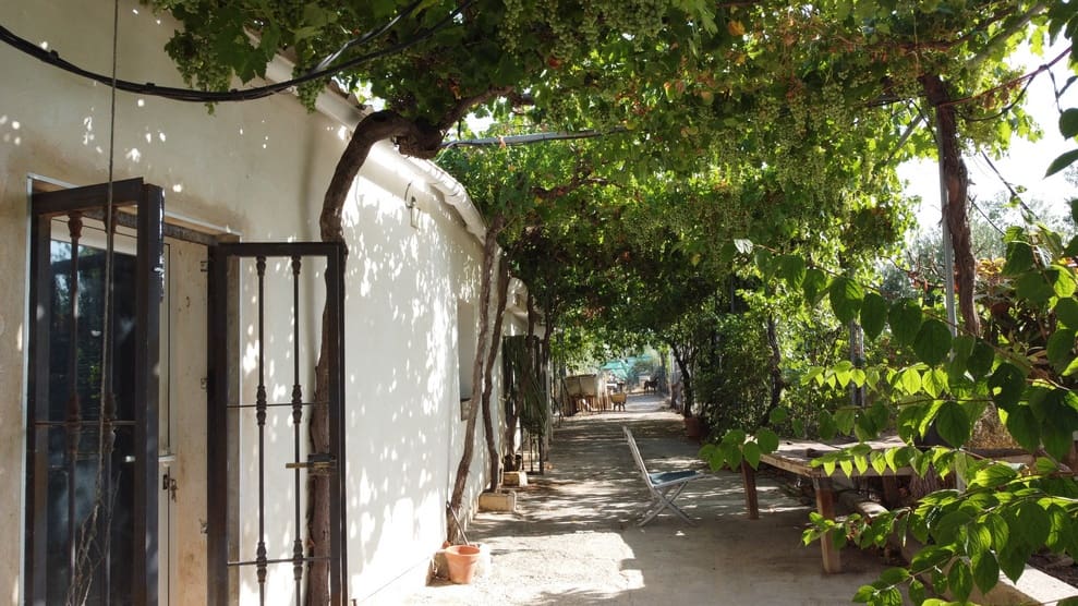 3 bedroom Finca/Country House for sale in Baza with garage - € 145,000 (Ref: 10035801)