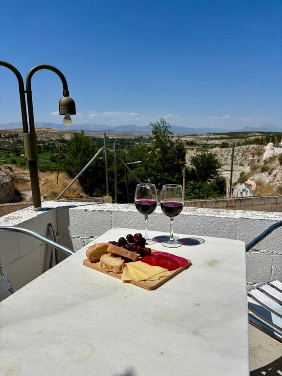 5 bedroom Cave House for sale in Benamaurel with garage - € 123,750 (Ref: 10088668)