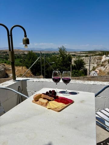 5 bedroom Cave House for sale in Benamaurel with garage - € 123,750 (Ref: 10088668)