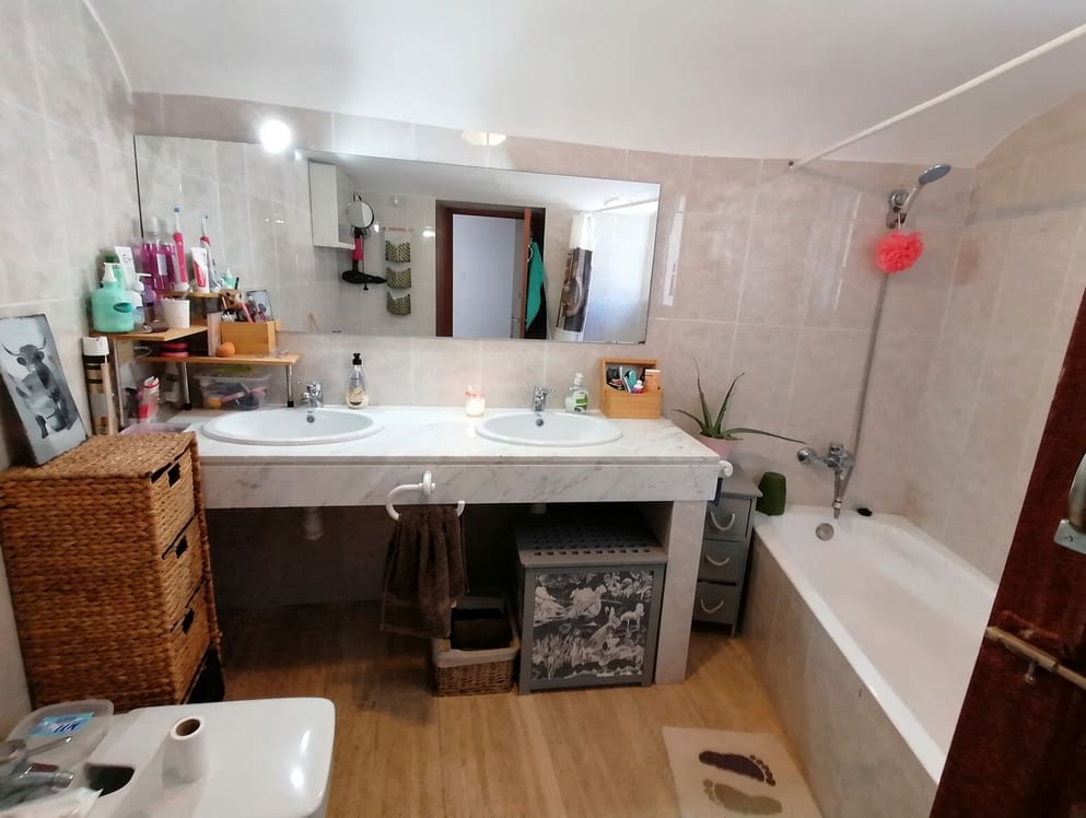 5 bedroom Cave House for sale in Benamaurel with garage - € 123,750 (Ref: 10088668)