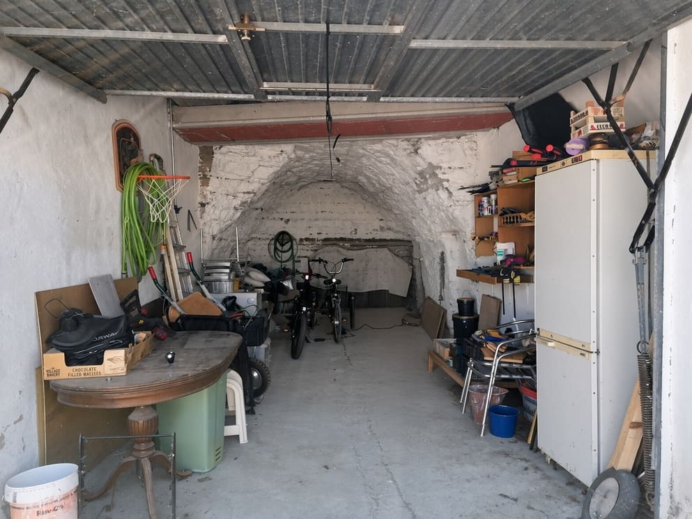 5 bedroom Cave House for sale in Benamaurel with garage - € 123,750 (Ref: 10088668)
